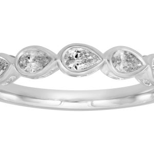 White Gold Pear Shape Diamond Ring