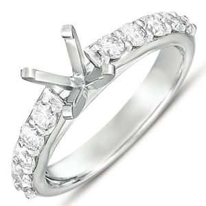 Round Diamond Engagement Ring