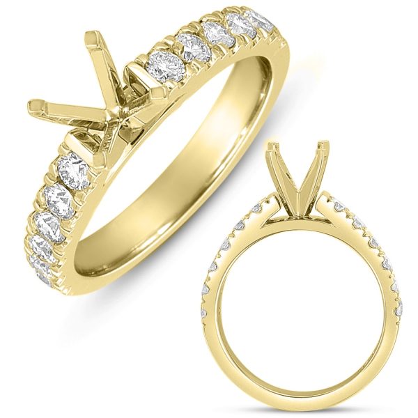 Round Diamond Engagement Ring