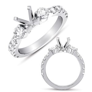 Round Diamond Engagement Ring