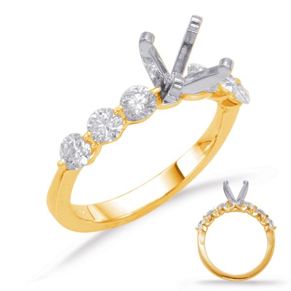 Round Diamond Engagement Ring