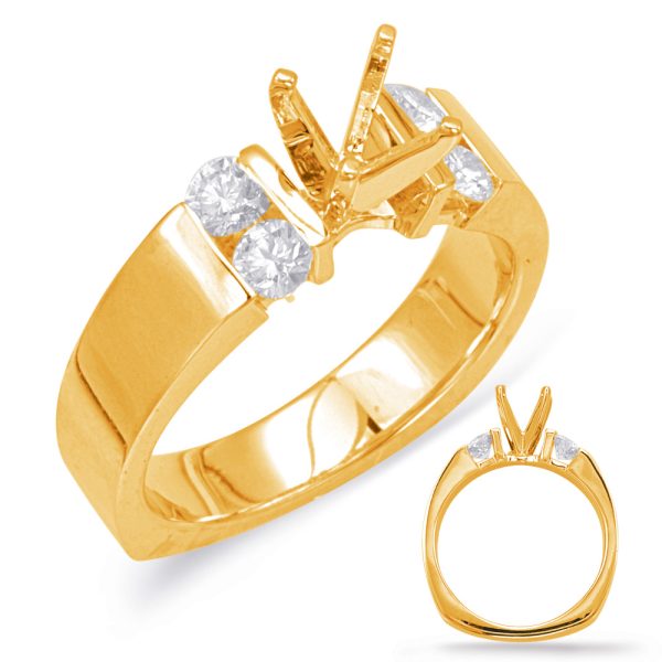 Round Diamond Engagement Ring