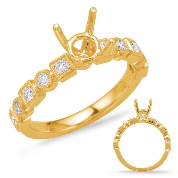Round Diamond Engagement Ring