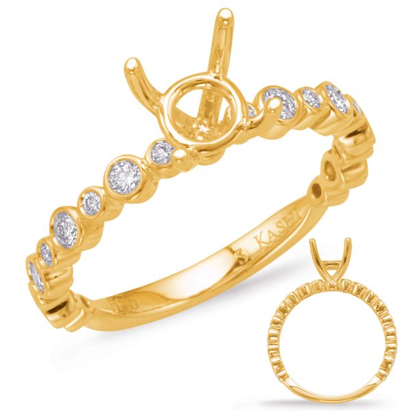 Round Diamond Engagement Ring