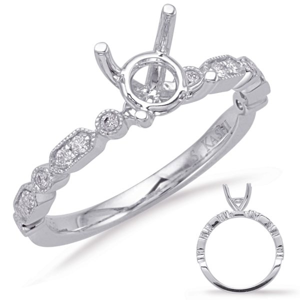 Round Diamond Engagement Ring