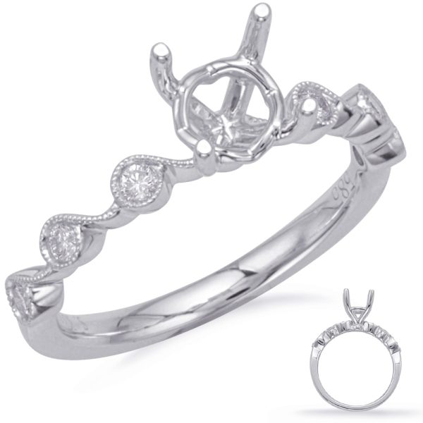 Round Diamond Engagement Ring