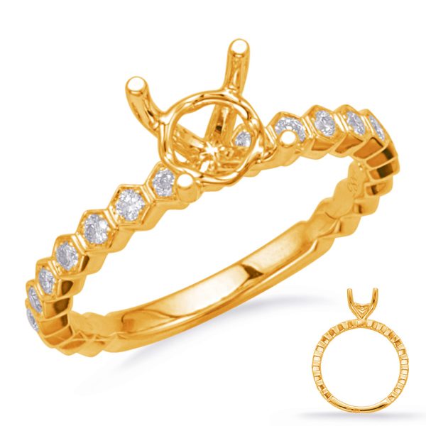 Round Diamond Engagement Ring