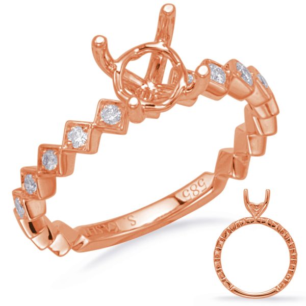 Round Diamond Engagement Ring