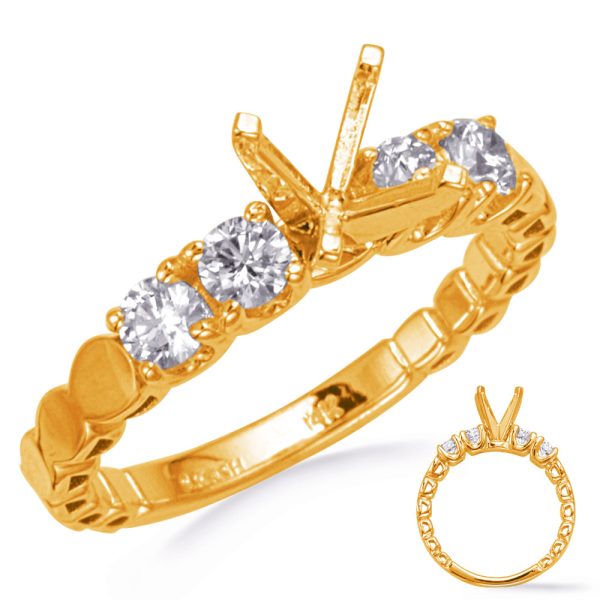 Round Diamond Engagement Ring