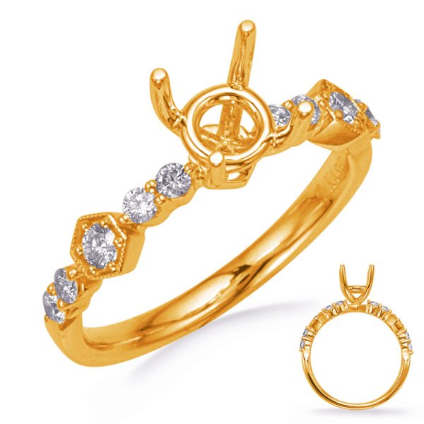 Round Diamond Engagement Ring