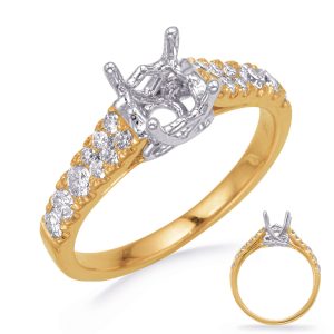 Round Diamond Engagement Ring