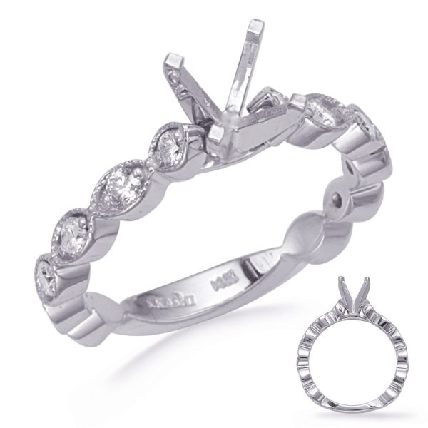 Round Diamond Engagement Ring