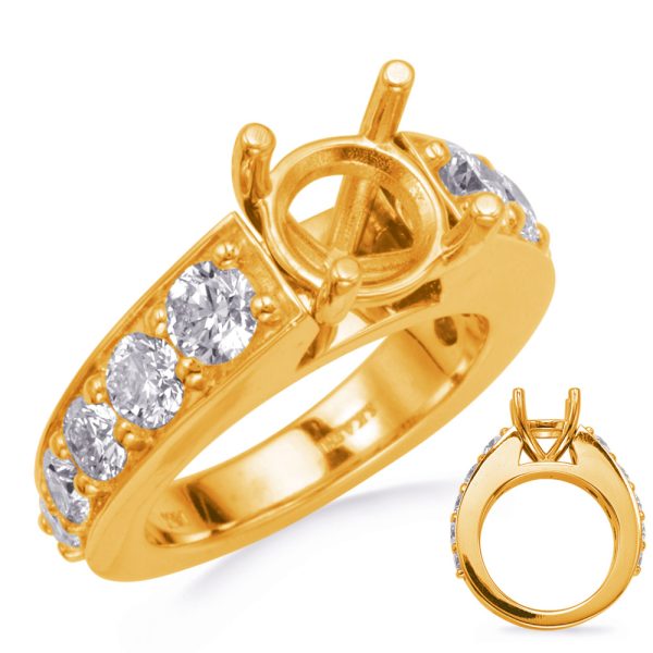Round Diamond Engagement Ring