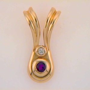 Ruby./ Dia Pendant Ruby./ Dia Pendant
